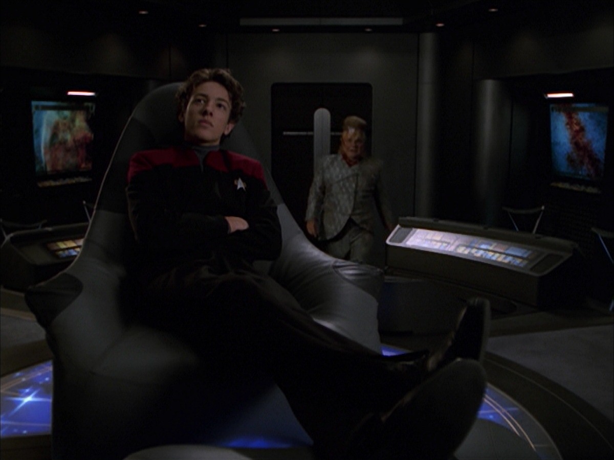 extant_StarTrek_VOY_7x19-Q2_0672.jpg
