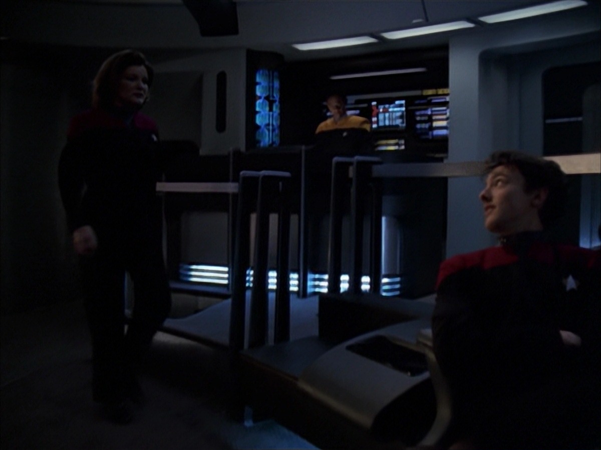 extant_StarTrek_VOY_7x19-Q2_0830.jpg
