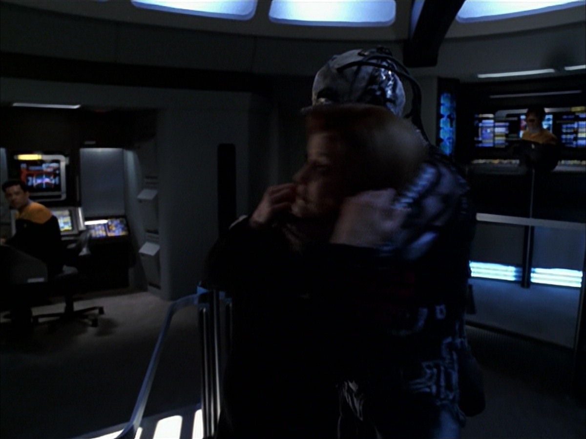 extant_StarTrek_VOY_7x19-Q2_0855.jpg