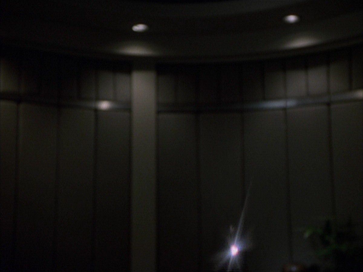 extant_StarTrek_VOY_7x19-Q2_0899.jpg