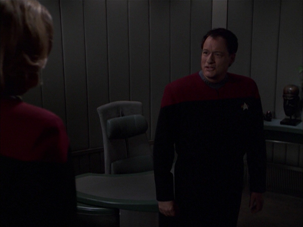 extant_StarTrek_VOY_7x19-Q2_0981.jpg