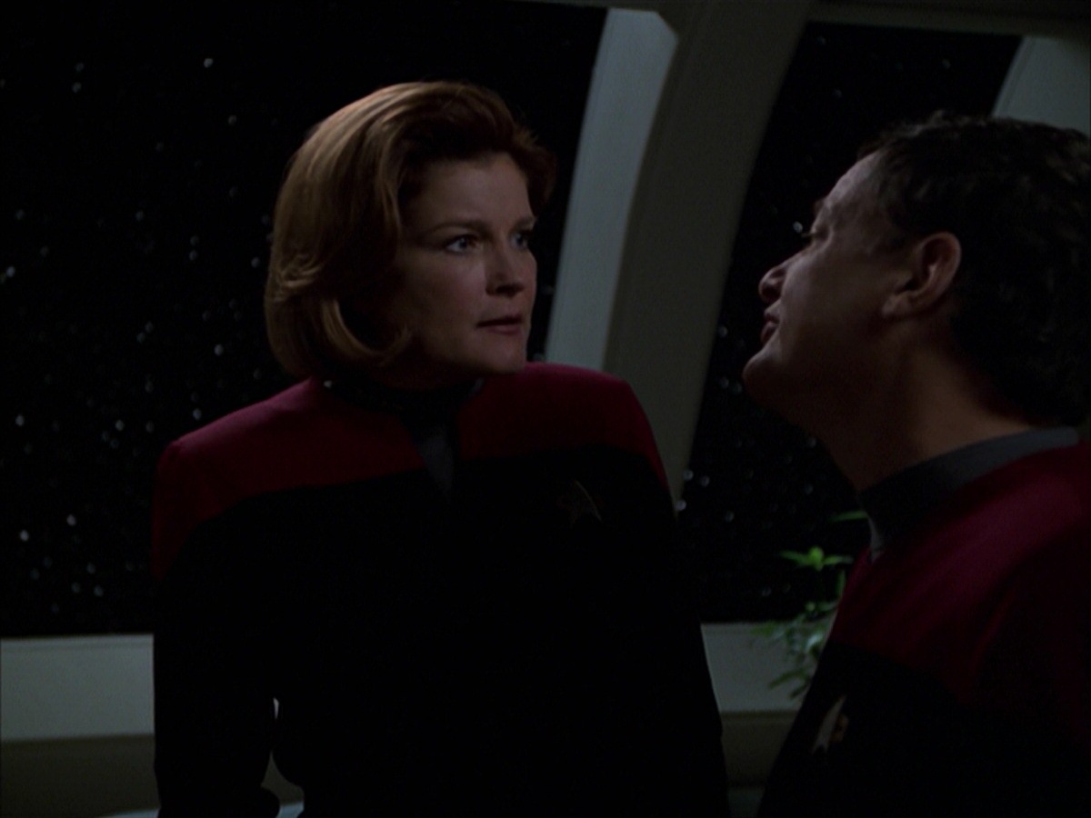 extant_StarTrek_VOY_7x19-Q2_1021.jpg