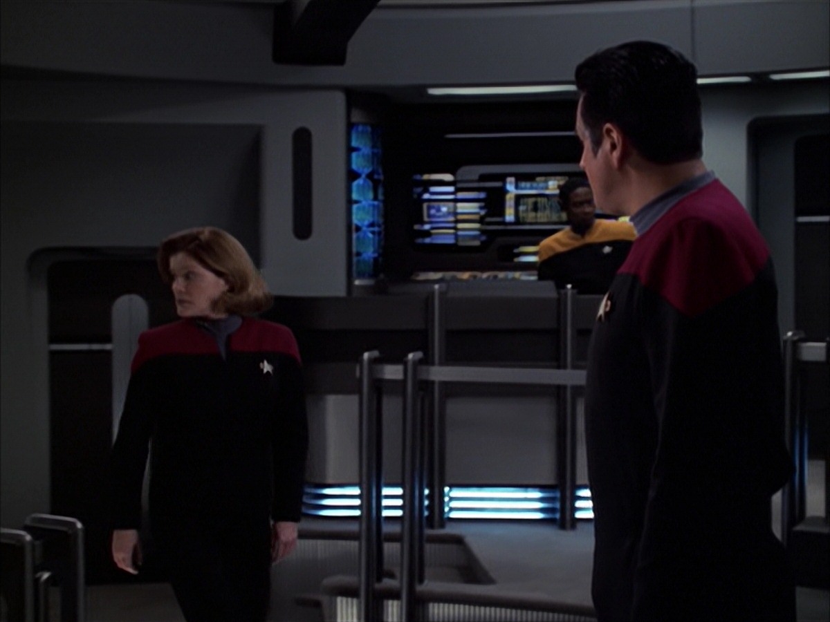 extant_StarTrek_VOY_7x19-Q2_1078.jpg