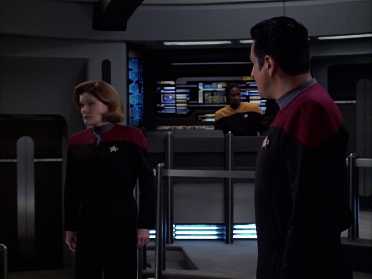 extant_StarTrek_VOY_7x19-Q2_1079.jpg
