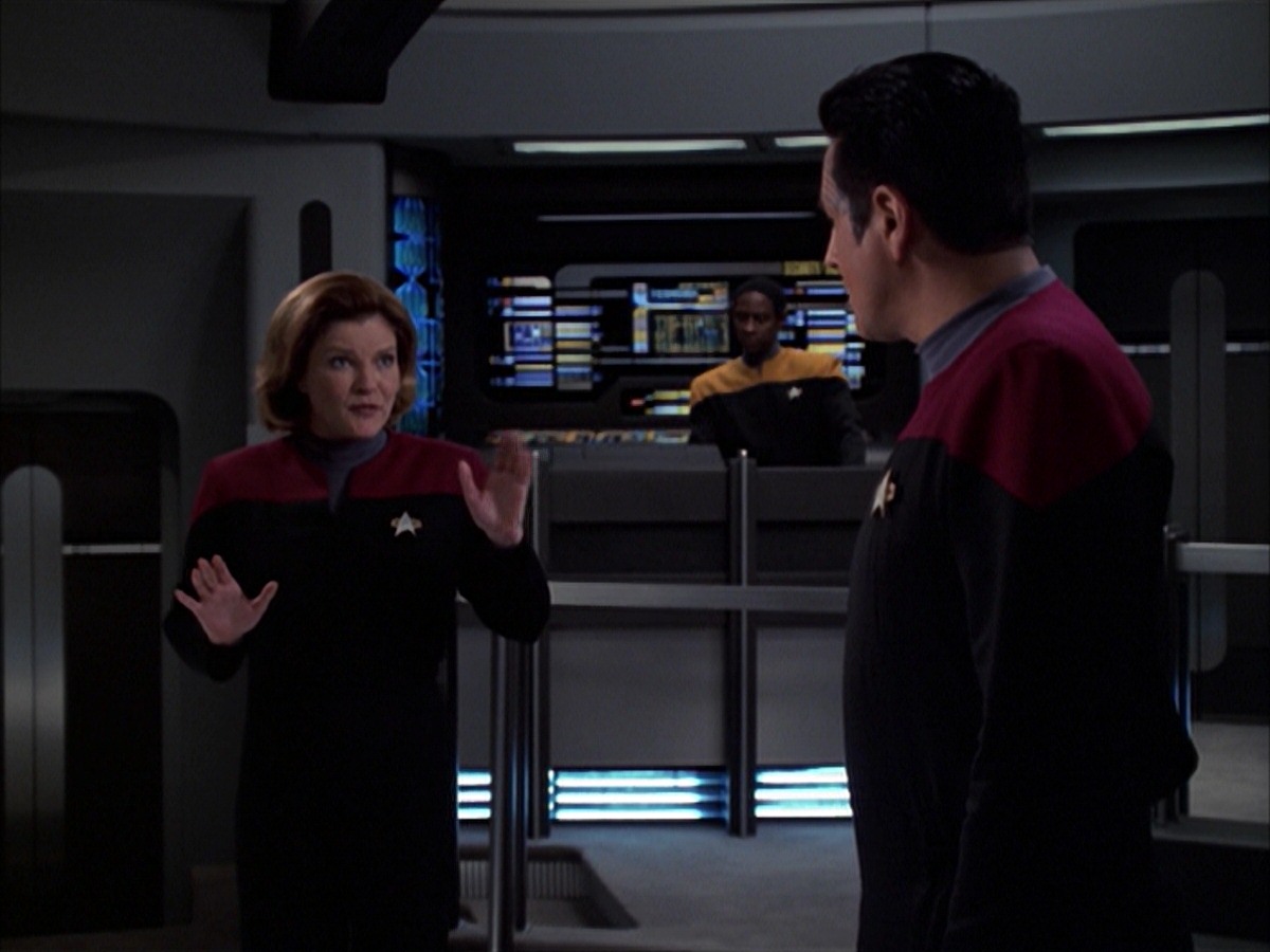 extant_StarTrek_VOY_7x19-Q2_1088.jpg