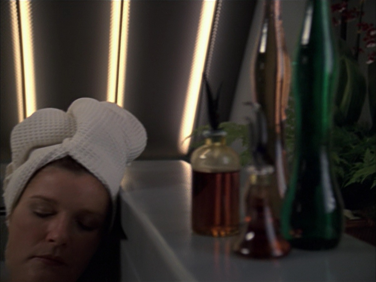 extant_StarTrek_VOY_7x19-Q2_1095.jpg