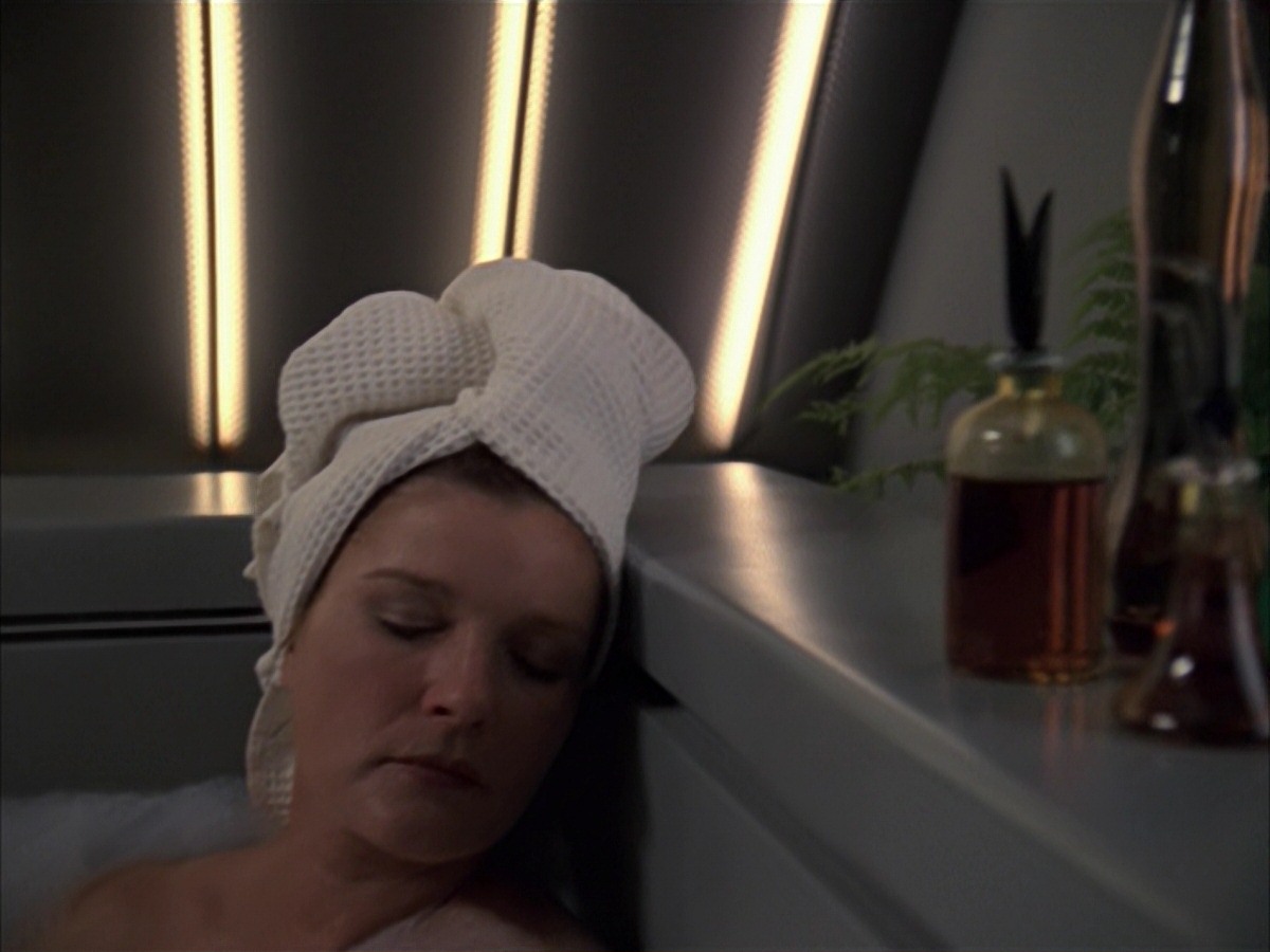 extant_StarTrek_VOY_7x19-Q2_1096.jpg
