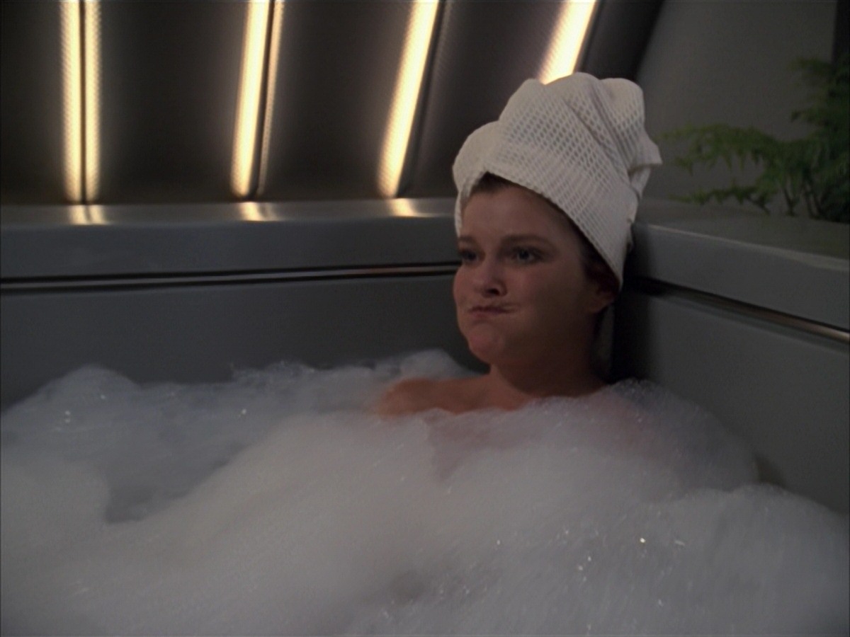 extant_StarTrek_VOY_7x19-Q2_1104.jpg