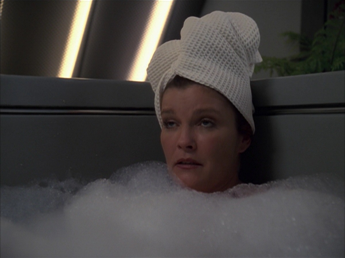 extant_StarTrek_VOY_7x19-Q2_1140.jpg