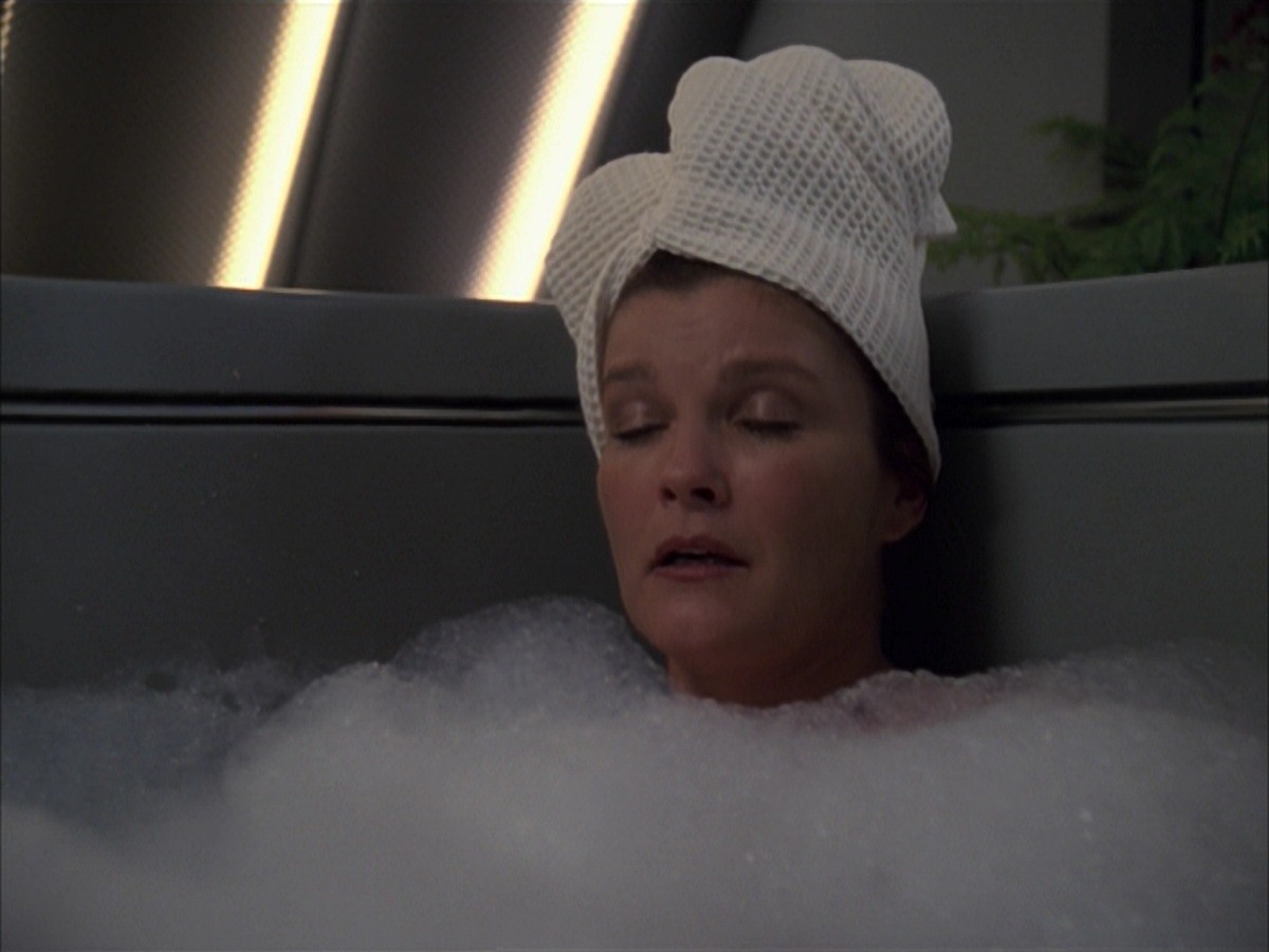 extant_StarTrek_VOY_7x19-Q2_1141.jpg