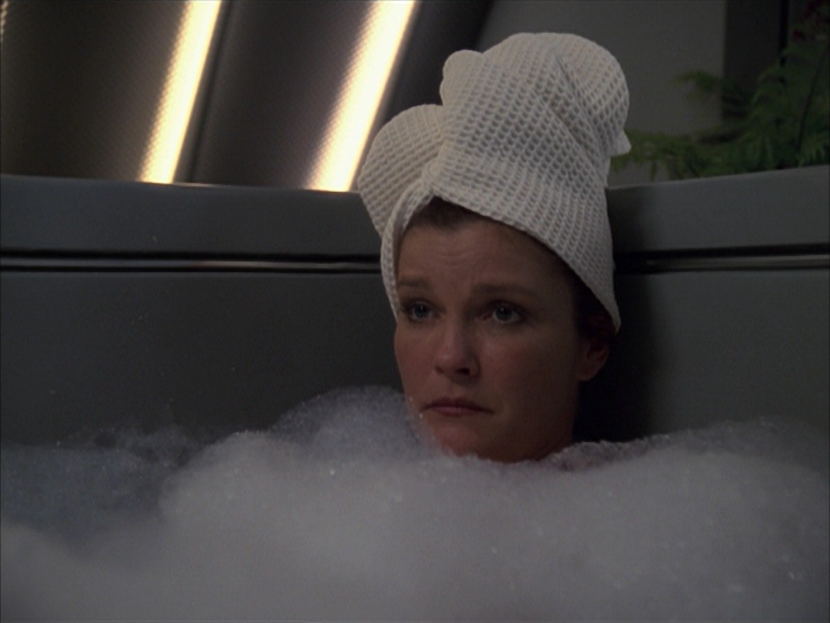 extant_StarTrek_VOY_7x19-Q2_1160.jpg