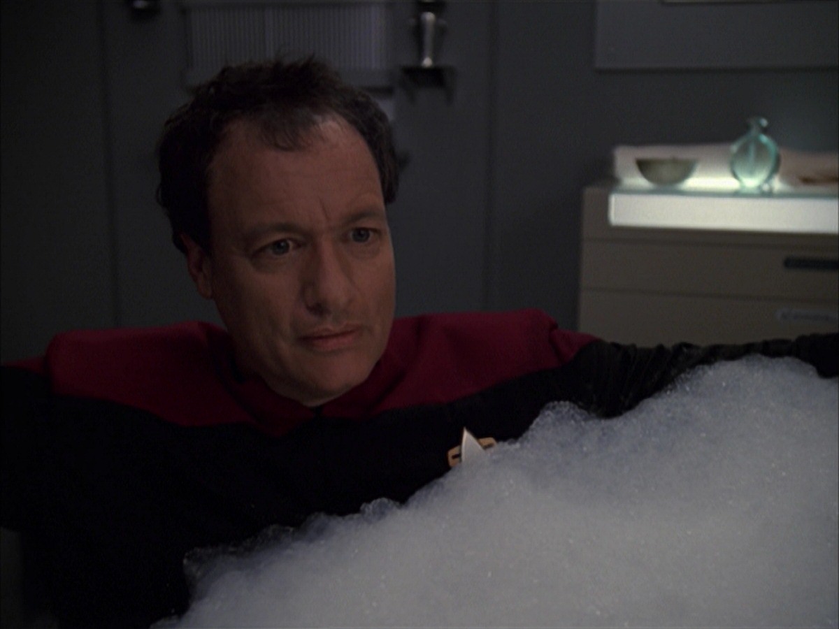 extant_StarTrek_VOY_7x19-Q2_1202.jpg