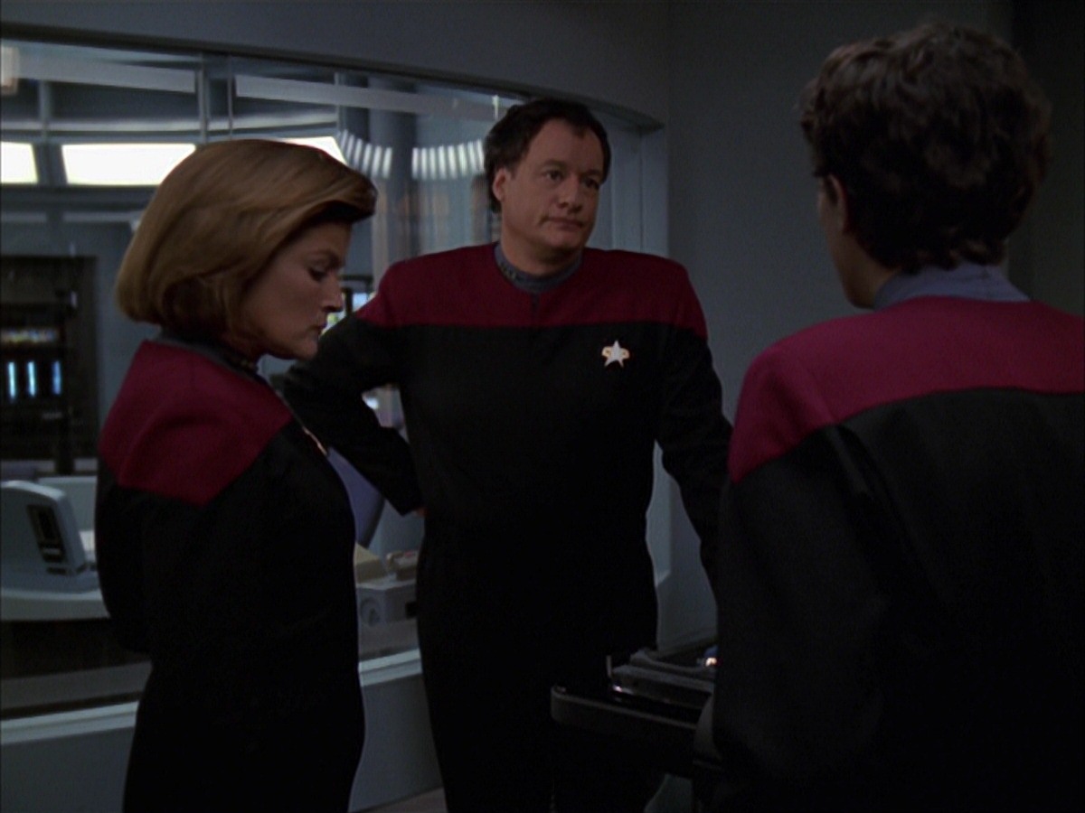 extant_StarTrek_VOY_7x19-Q2_1231.jpg