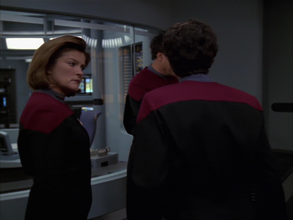 extant_StarTrek_VOY_7x19-Q2_1253.jpg