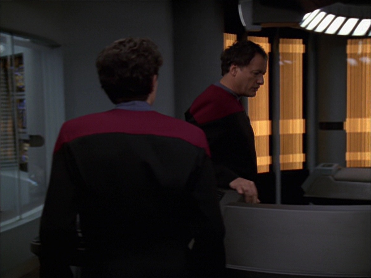extant_StarTrek_VOY_7x19-Q2_1255.jpg