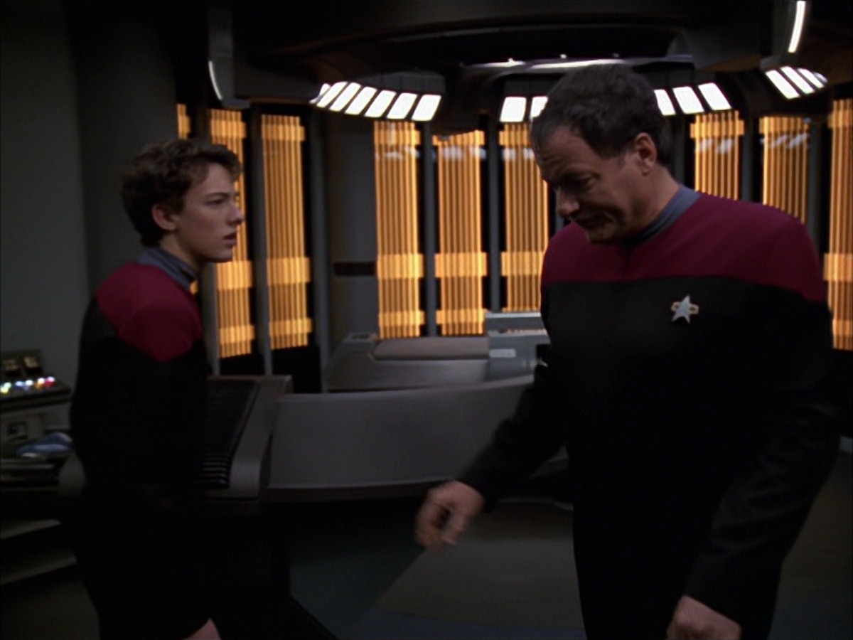 extant_StarTrek_VOY_7x19-Q2_1261.jpg