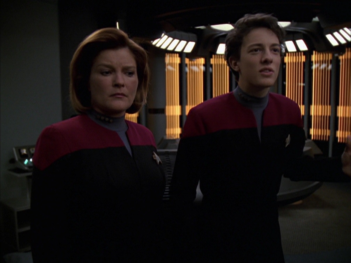 extant_StarTrek_VOY_7x19-Q2_1273.jpg