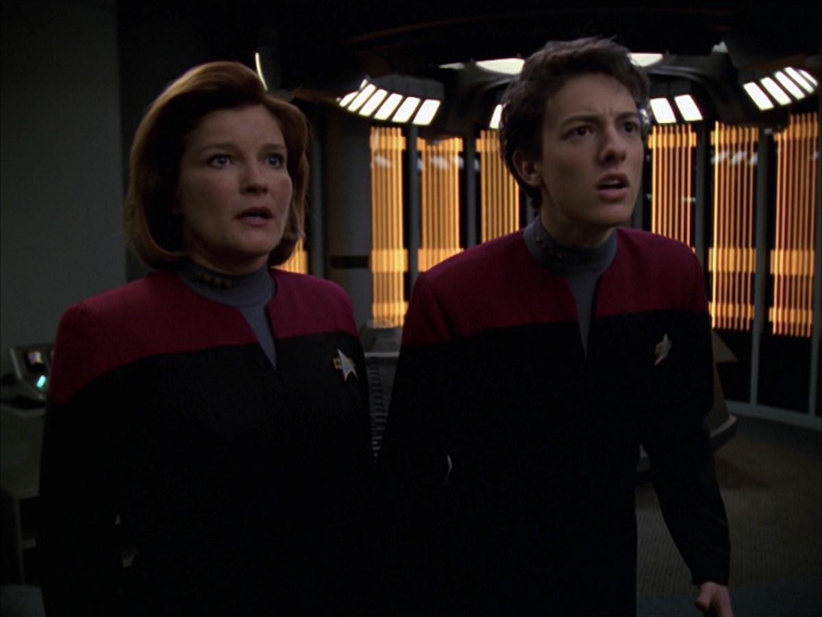 extant_StarTrek_VOY_7x19-Q2_1308.jpg