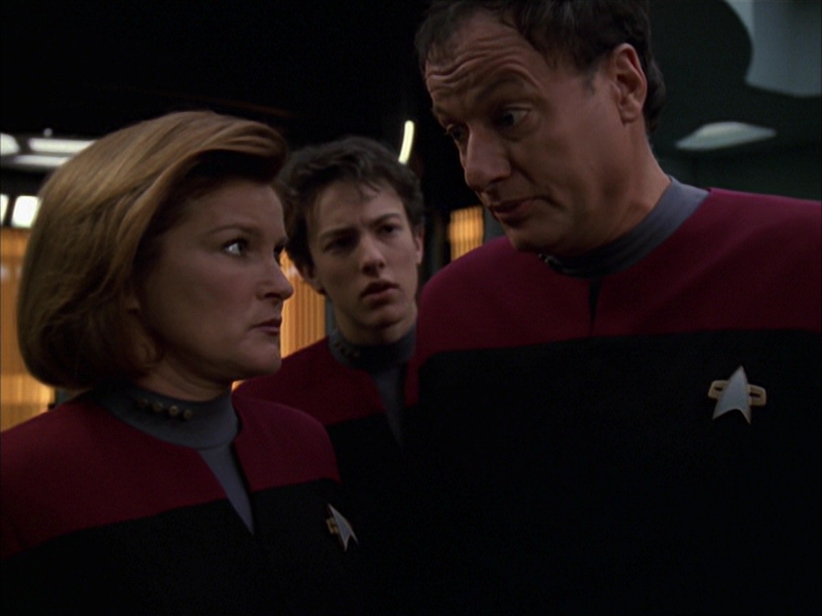 extant_StarTrek_VOY_7x19-Q2_1327.jpg