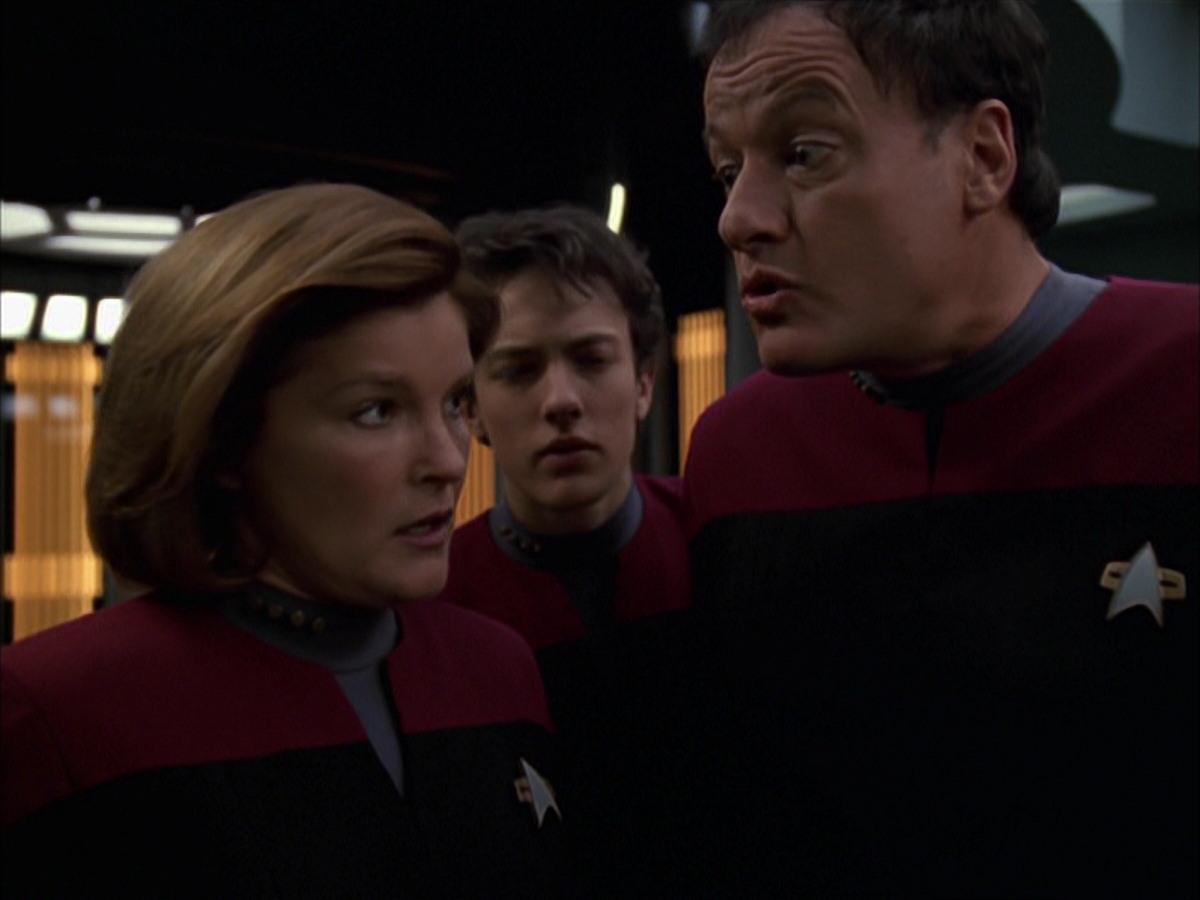 extant_StarTrek_VOY_7x19-Q2_1332.jpg
