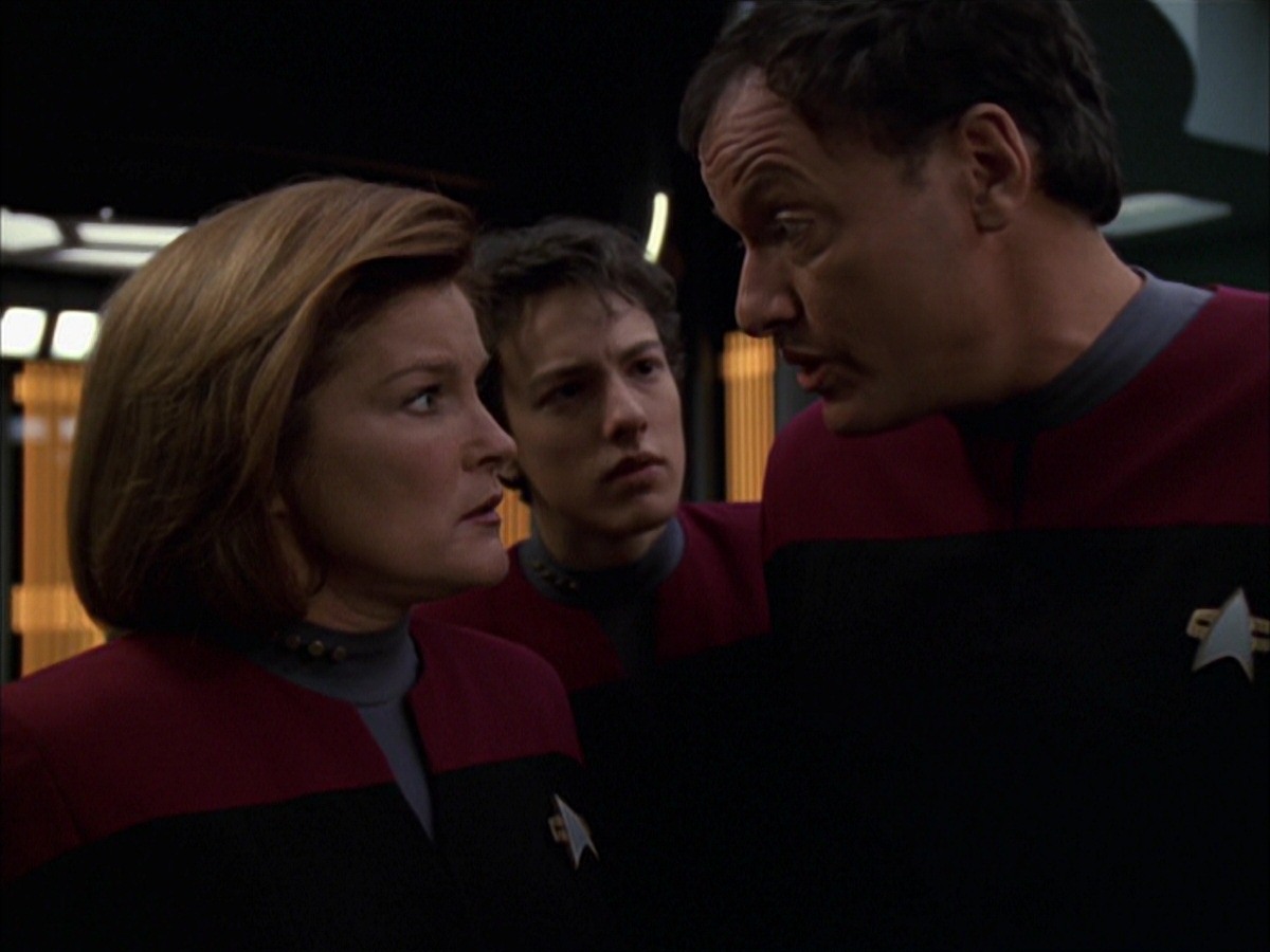 extant_StarTrek_VOY_7x19-Q2_1334.jpg