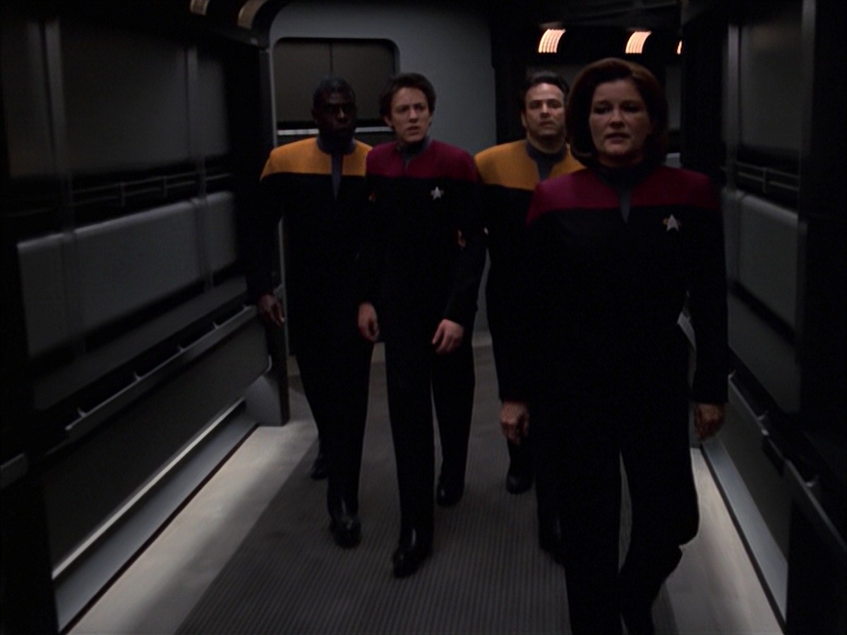 extant_StarTrek_VOY_7x19-Q2_1381.jpg
