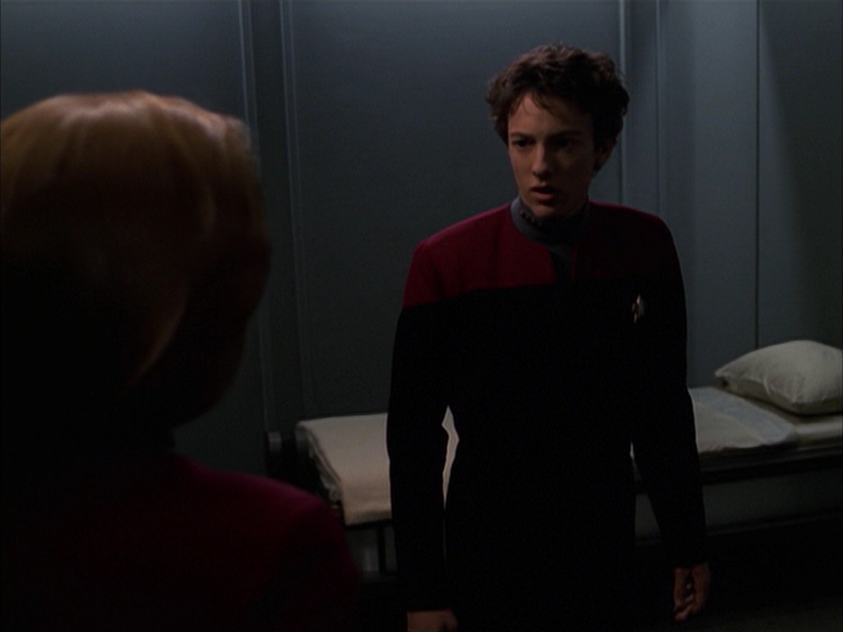 extant_StarTrek_VOY_7x19-Q2_1416.jpg