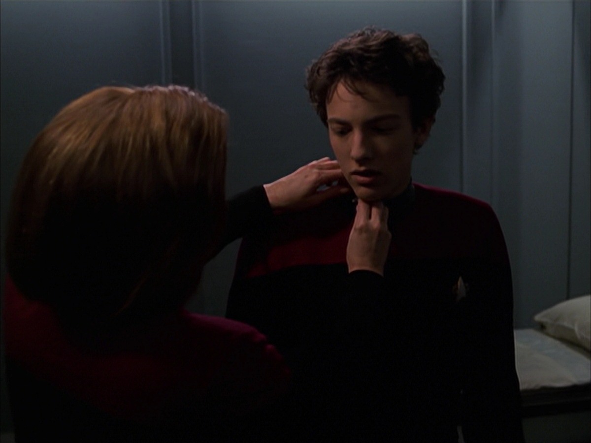 extant_StarTrek_VOY_7x19-Q2_1421.jpg