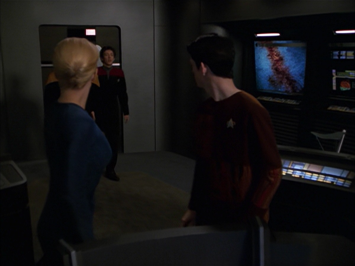 extant_StarTrek_VOY_7x19-Q2_1473.jpg