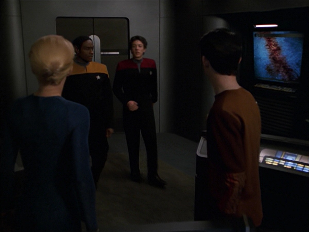 extant_StarTrek_VOY_7x19-Q2_1474.jpg