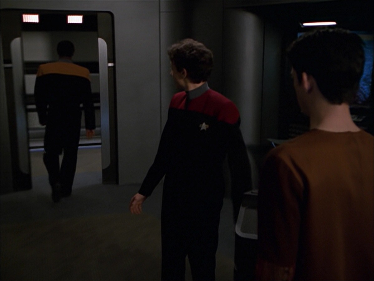 extant_StarTrek_VOY_7x19-Q2_1499.jpg