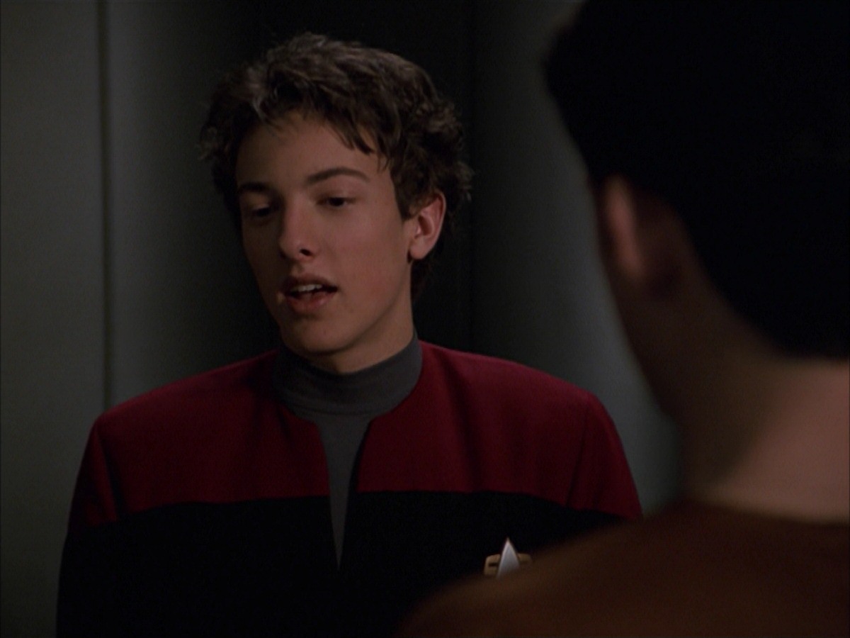 extant_StarTrek_VOY_7x19-Q2_1516.jpg