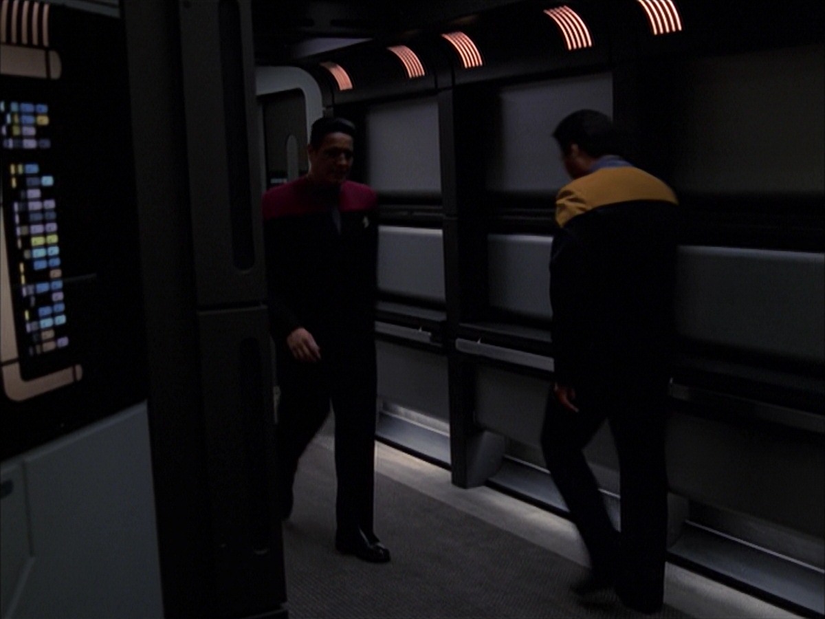 extant_StarTrek_VOY_7x19-Q2_1525.jpg