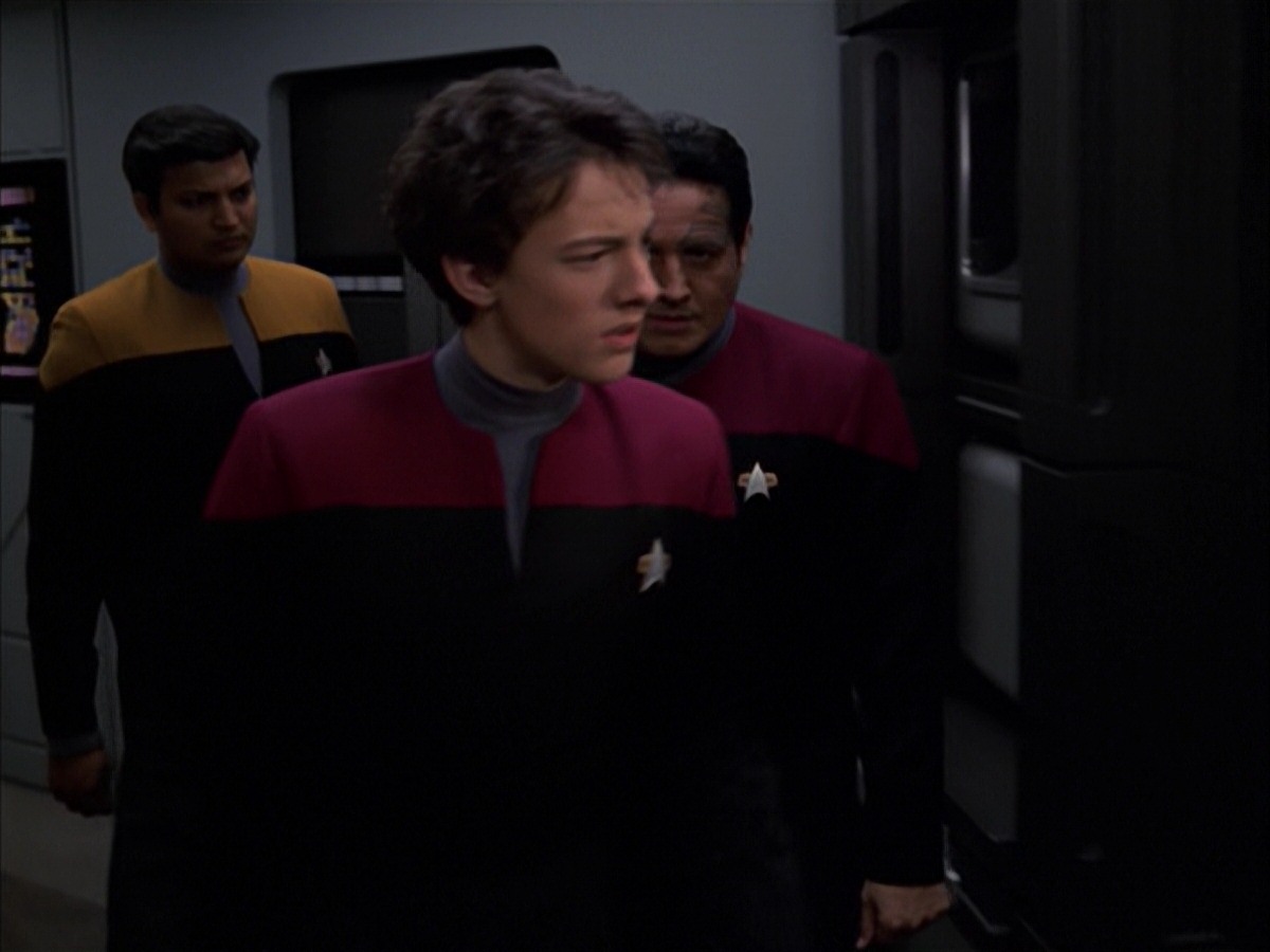 extant_StarTrek_VOY_7x19-Q2_1547.jpg