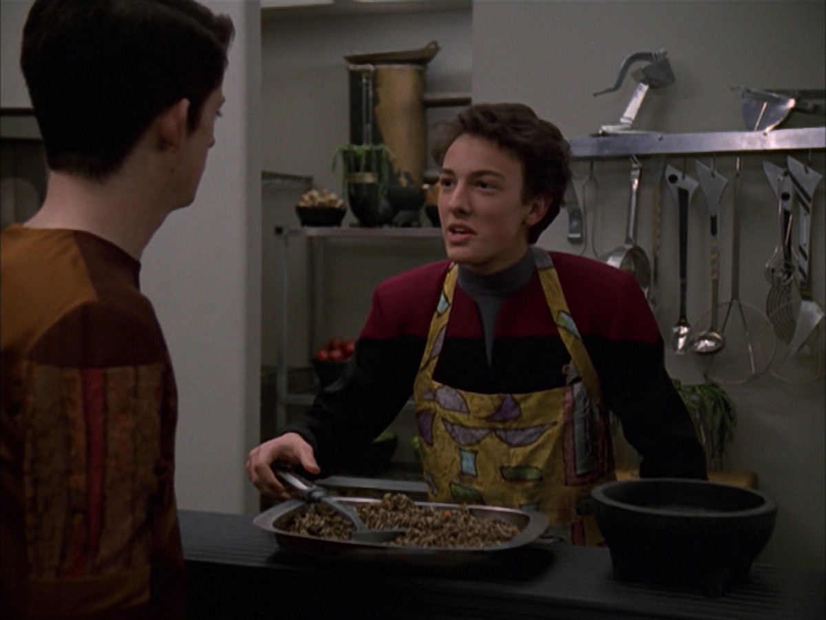 extant_StarTrek_VOY_7x19-Q2_1759.jpg