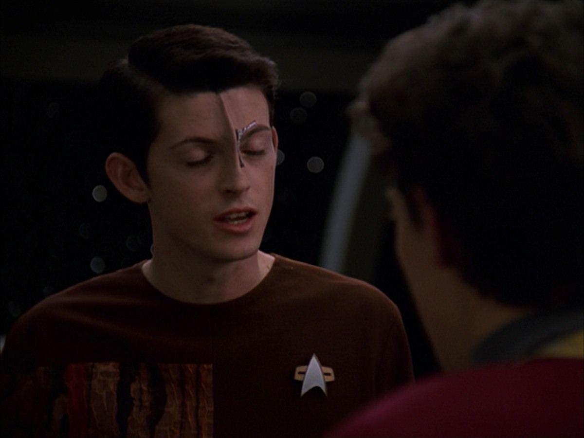 extant_StarTrek_VOY_7x19-Q2_1778.jpg