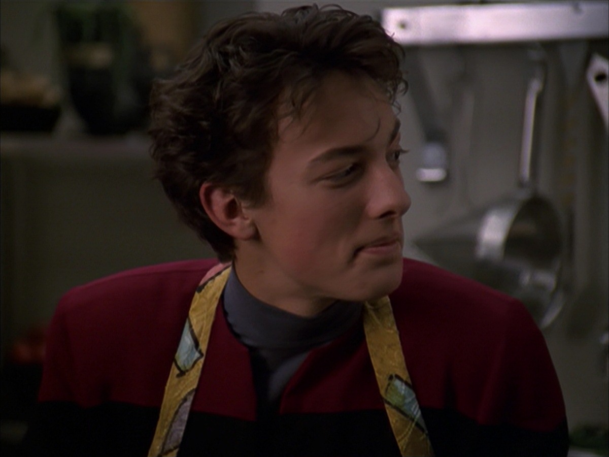 extant_StarTrek_VOY_7x19-Q2_1809.jpg