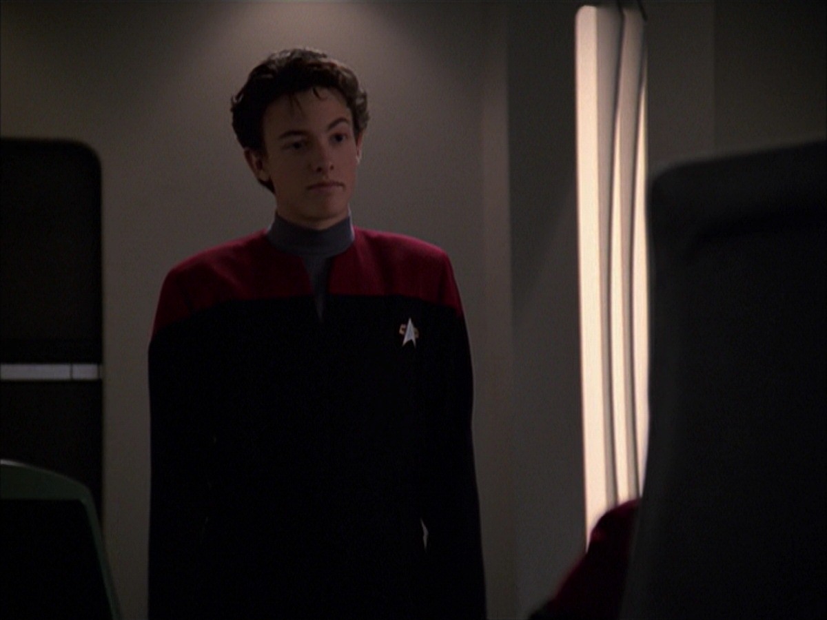extant_StarTrek_VOY_7x19-Q2_1853.jpg