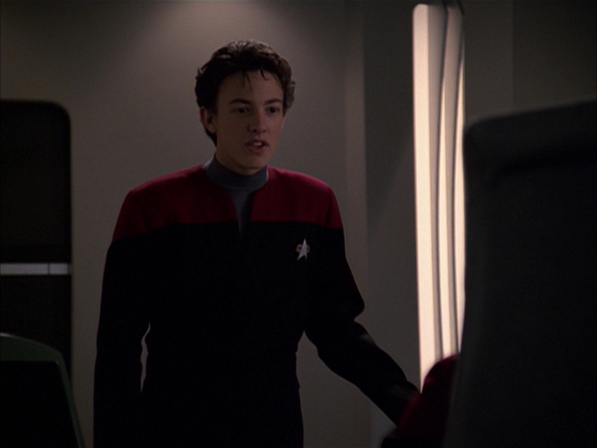 extant_StarTrek_VOY_7x19-Q2_1870.jpg