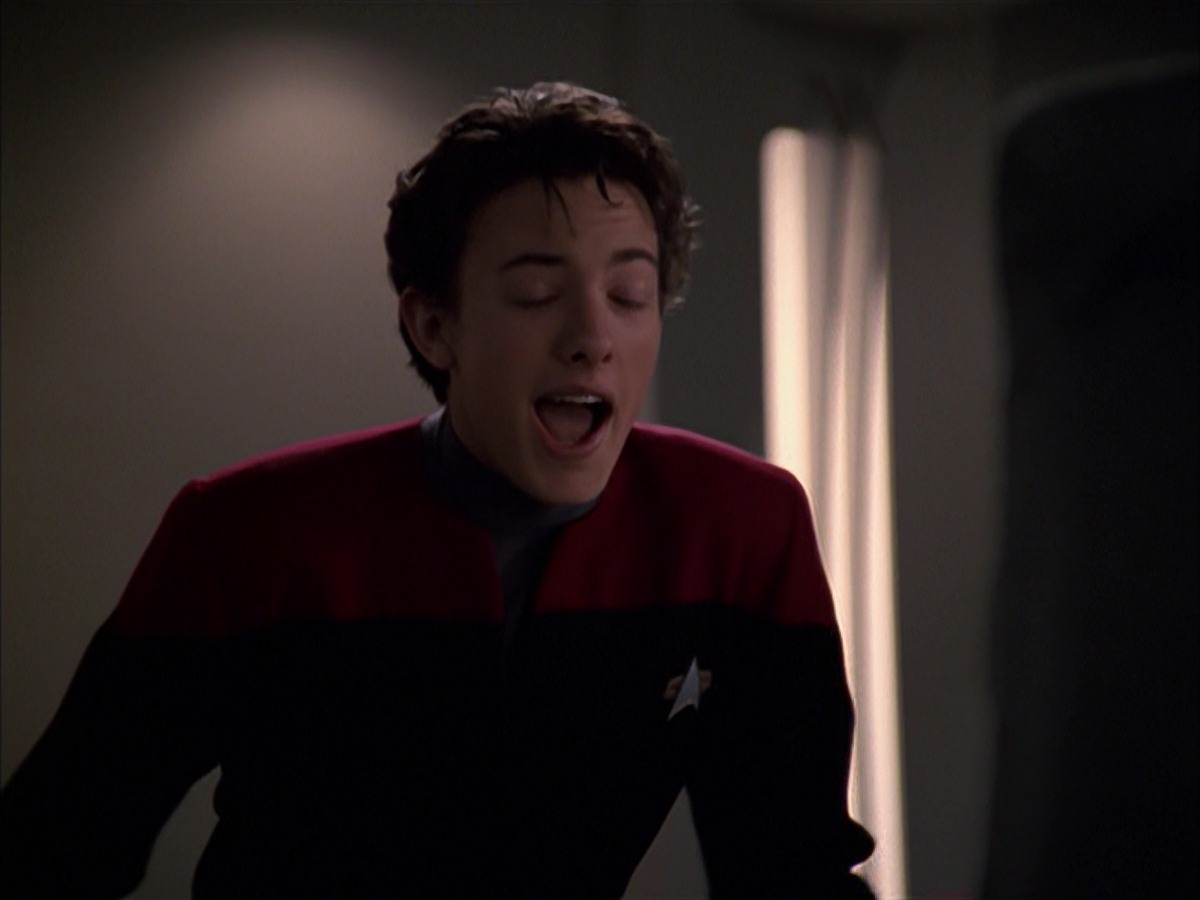 extant_StarTrek_VOY_7x19-Q2_1893.jpg