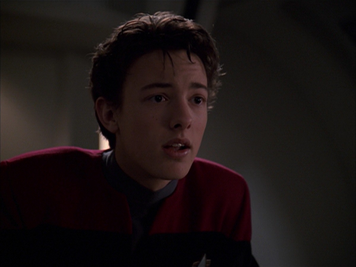 extant_StarTrek_VOY_7x19-Q2_1912.jpg
