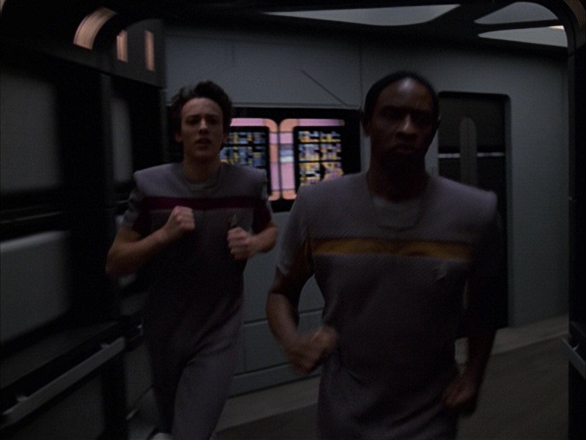 extant_StarTrek_VOY_7x19-Q2_1967.jpg