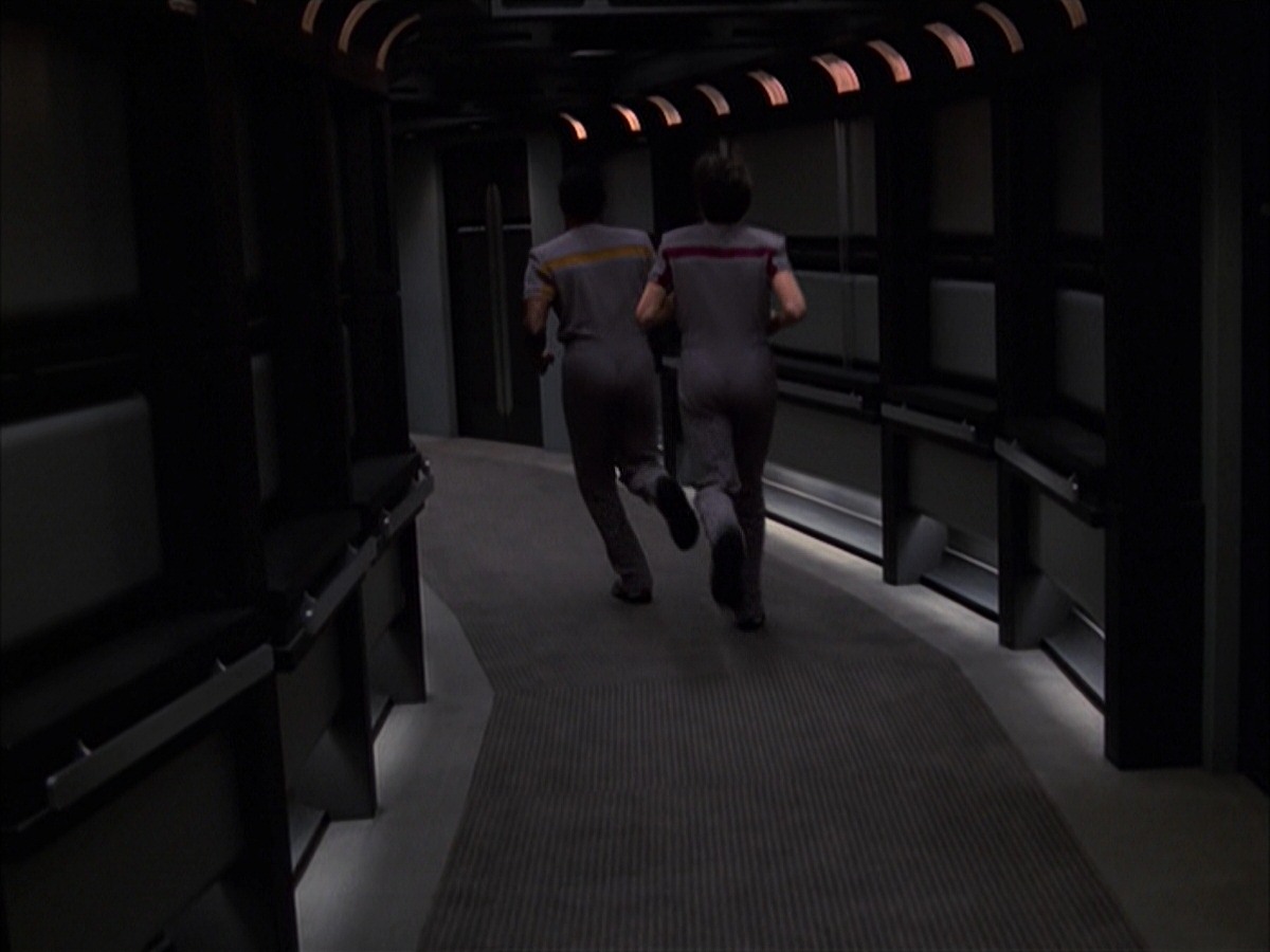 extant_StarTrek_VOY_7x19-Q2_1972.jpg