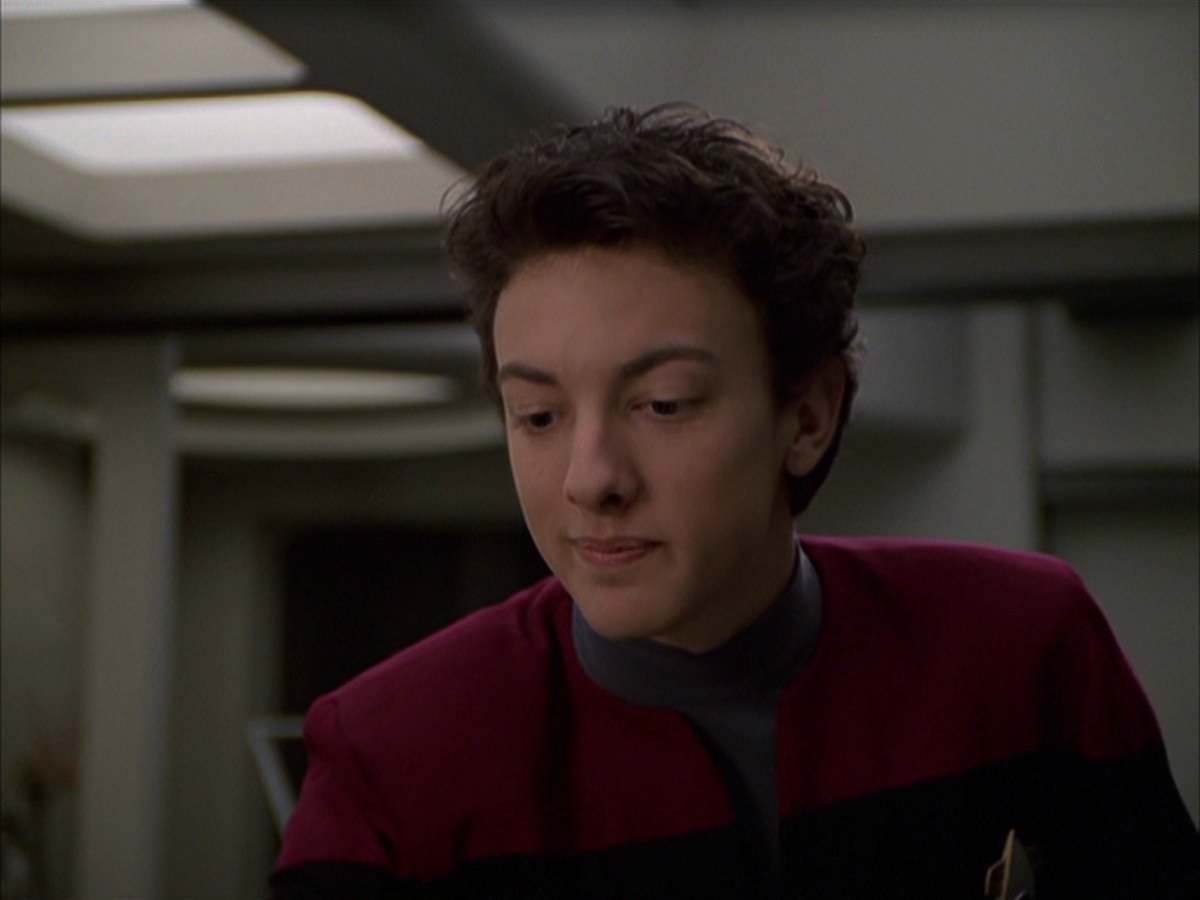 extant_StarTrek_VOY_7x19-Q2_1988.jpg