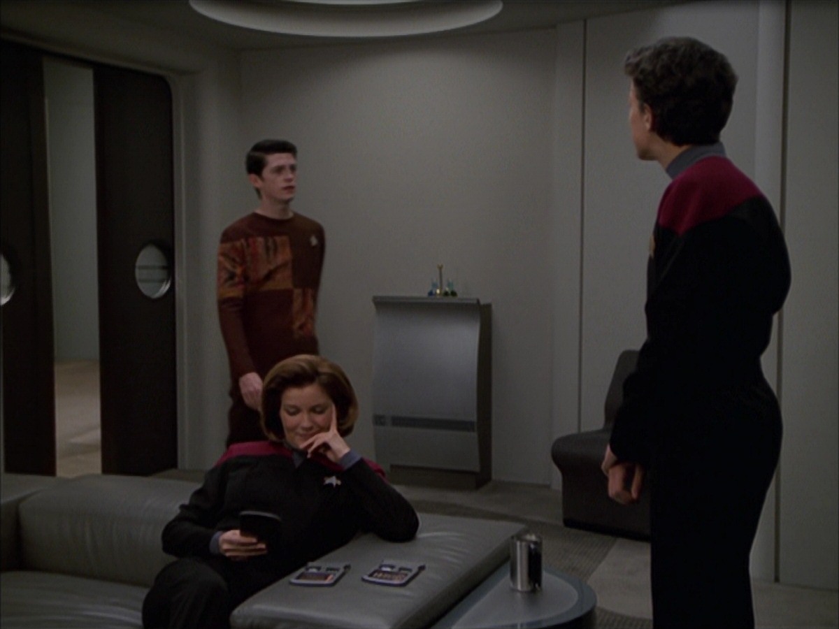 extant_StarTrek_VOY_7x19-Q2_2016.jpg