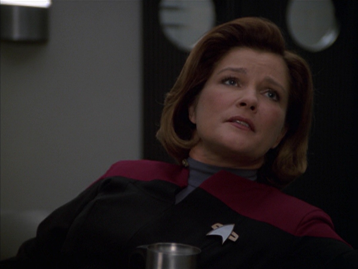 extant_StarTrek_VOY_7x19-Q2_2038.jpg