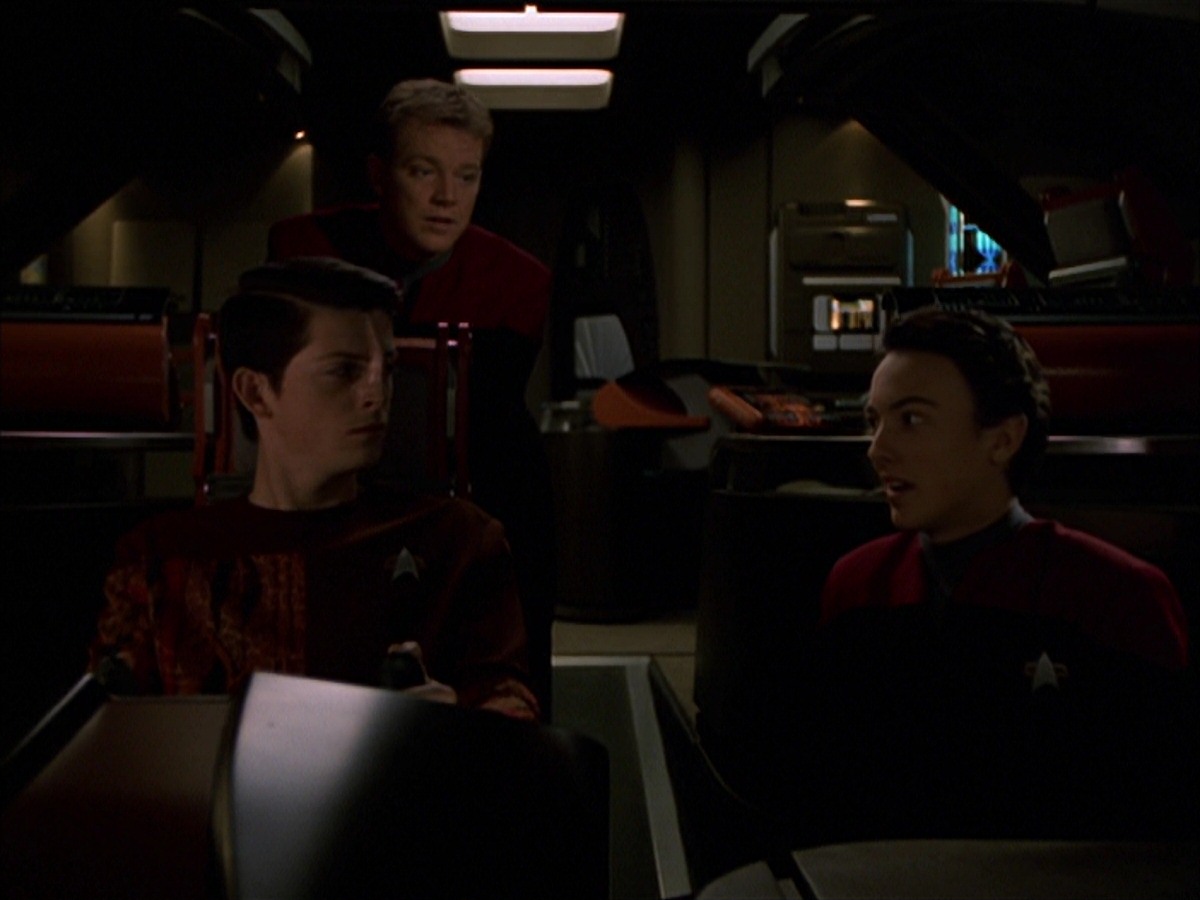 extant_StarTrek_VOY_7x19-Q2_2069.jpg