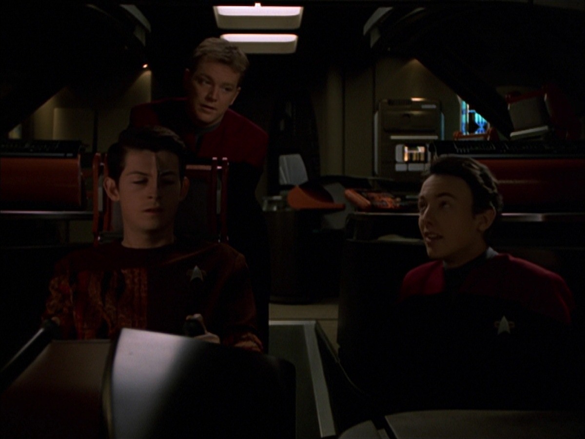 extant_StarTrek_VOY_7x19-Q2_2073.jpg