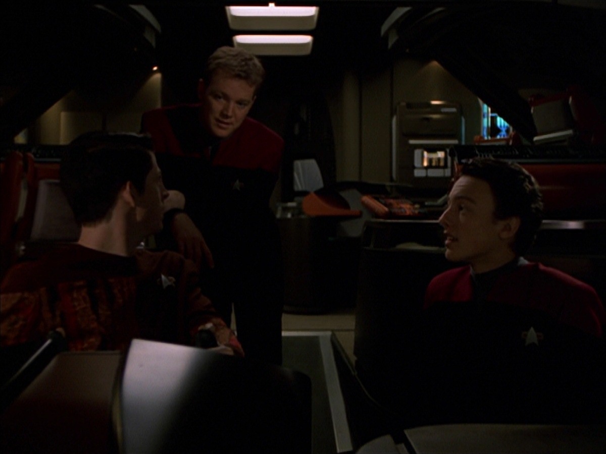 extant_StarTrek_VOY_7x19-Q2_2076.jpg