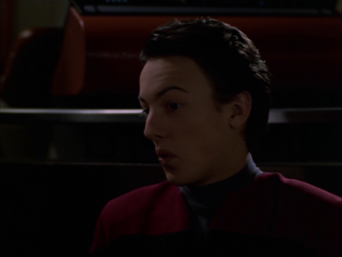 extant_StarTrek_VOY_7x19-Q2_2083.jpg